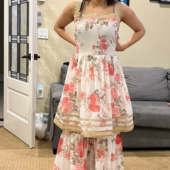 Ladies Gharara Indian suit - Picture 2 of 4